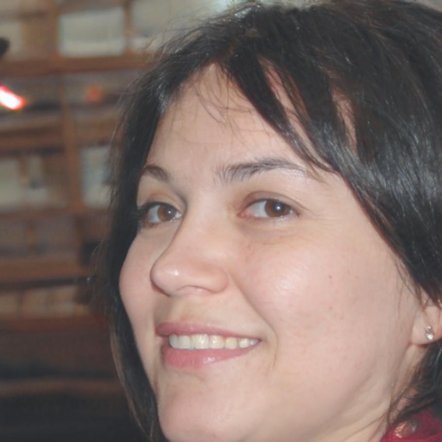 Retrato profesional de Clementina Rosas